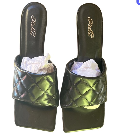 New with tags Women’s Black Quilted Open Square Toe Sandal Heel Mule Size 11 - Picture 6 of 11